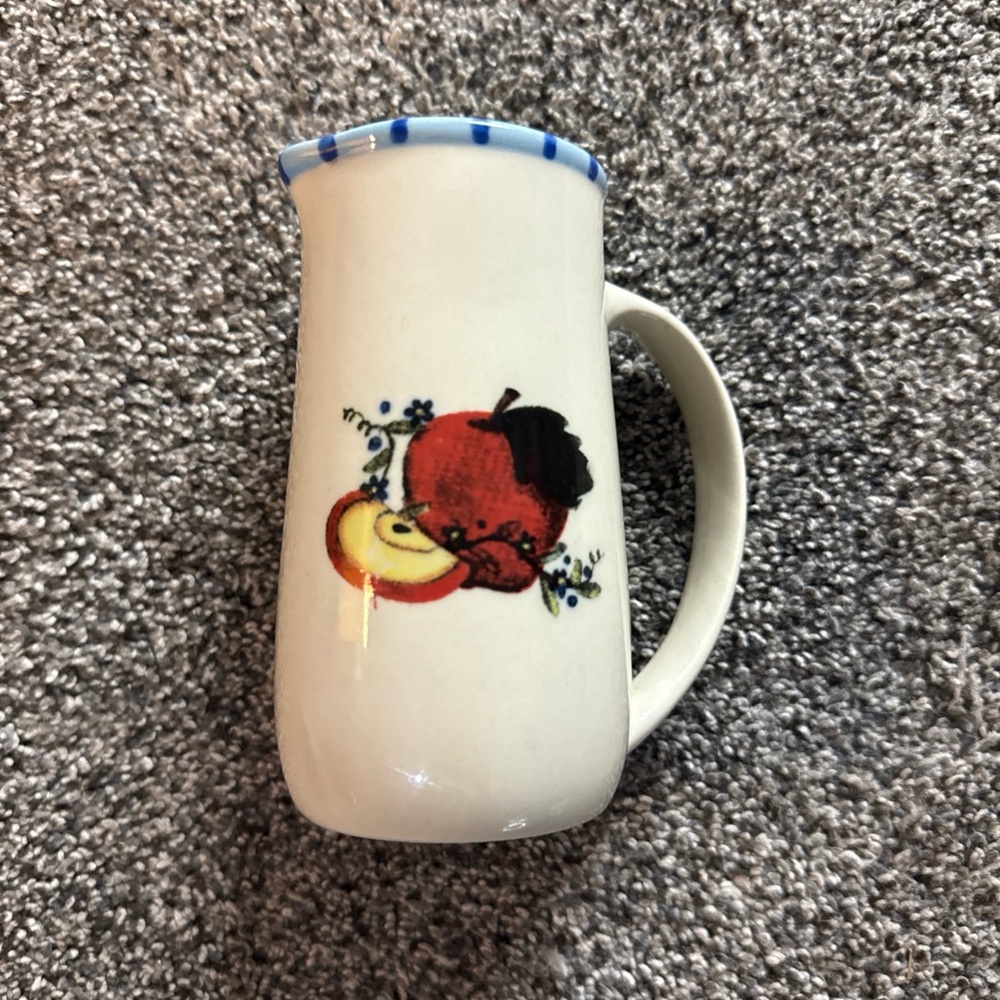 Vantage Brand Vintage Measuring Cup Pitcher 4.75” Apples 1 CUP